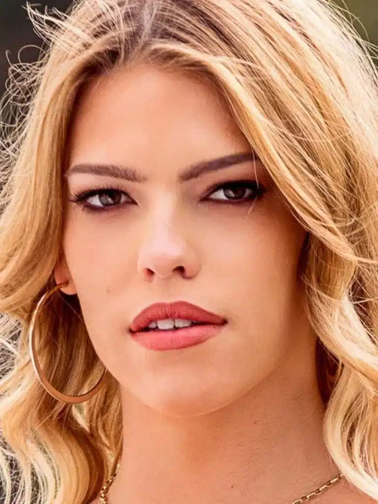 Leah Lee Biography: Wiki, Age, Career, Height, Weight, Boyfriend, Net Worth & More
